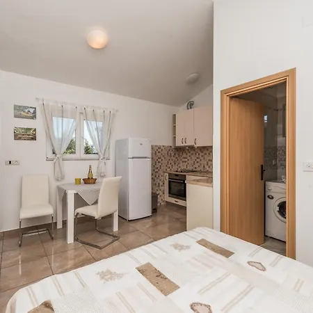 Appartamento By The Sea Seline - Paklenica - 6564 Starigrad Paklenica