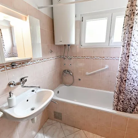 Apartment Apartments By The Sea Seline - Paklenica - 6564